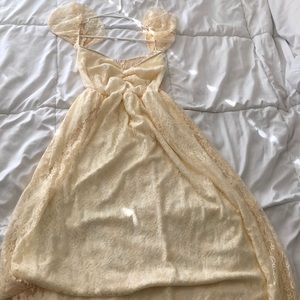 Lace maternity dress